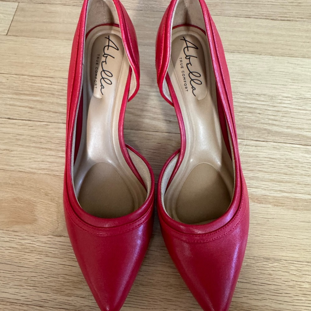 Women's Vibrant Red Heels - New without box/tags